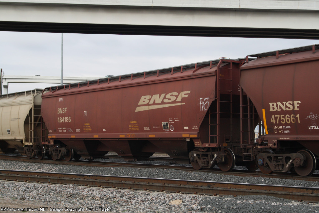 BNSF 484186